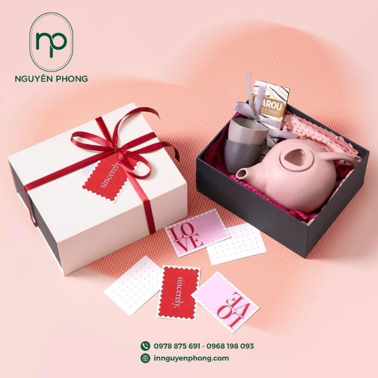 Hộp gốm sứ làm quà tặng